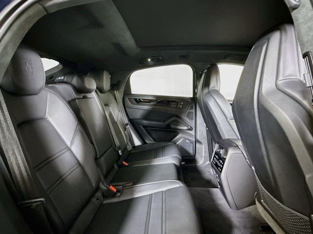 2026 Porsche Cayenne GTS Coupe AWD - 23010157 - 17