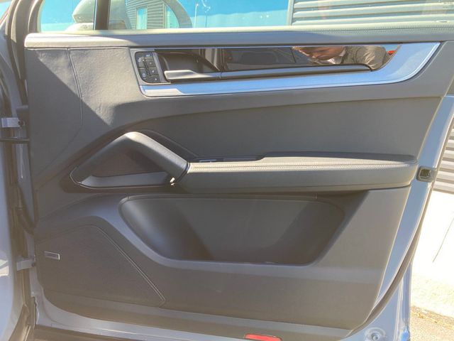 2026 Porsche Cayenne S Coupe AWD - 22932921 - 19