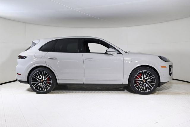 2026 Porsche Cayenne S E-Hybrid AWD - 23033813 - 6
