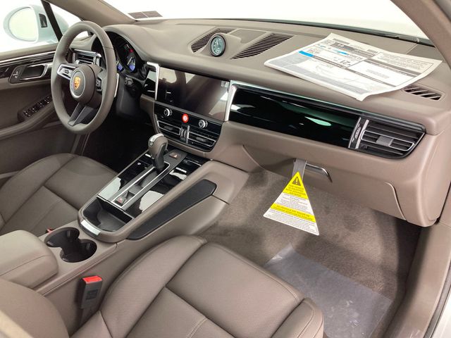 2026 Porsche Macan  - 22979693 - 18