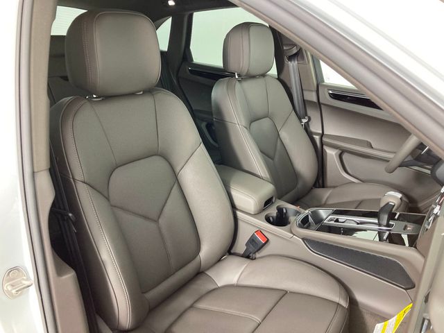 2026 Porsche Macan  - 22979693 - 19