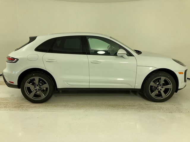 2026 Porsche Macan  - 22979693 - 22