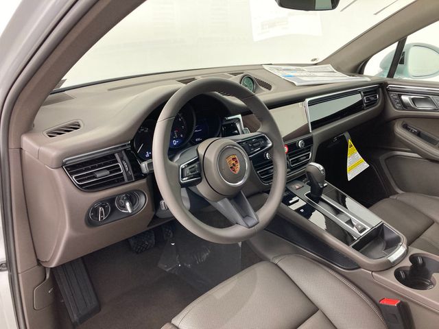 2026 Porsche Macan  - 22979693 - 3