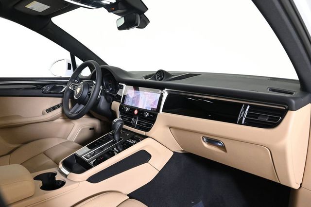 2026 Porsche Macan AWD - 22944987 - 16