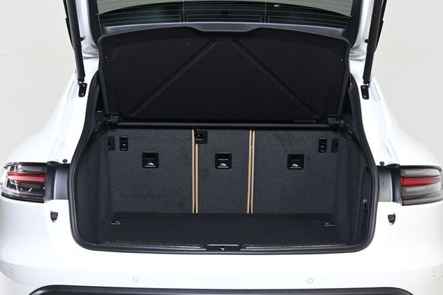 2026 Porsche Macan AWD - 22944989 - 23