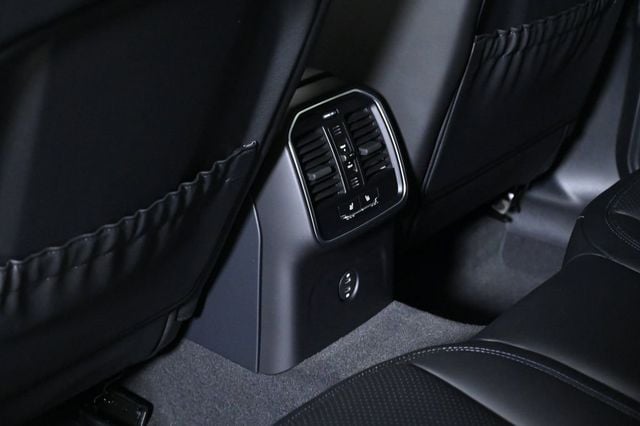 2026 Porsche Macan AWD - 22944992 - 18