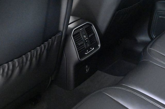 2026 Porsche Macan AWD - 22945011 - 18