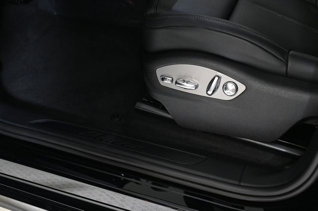 2026 Porsche Macan AWD - 22945011 - 23