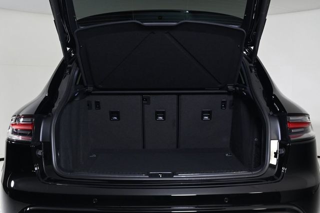 2026 Porsche Macan AWD - 22945011 - 26