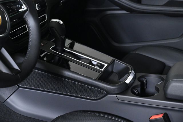 2026 Porsche Macan AWD - 22949941 - 21