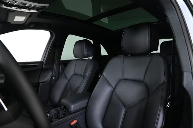 2026 Porsche Macan AWD - 22949941 - 4
