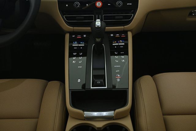 2026 Porsche Macan AWD - 22954843 - 15