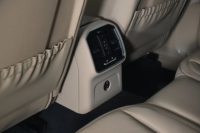 2026 Porsche Macan AWD - 22954843 - 19