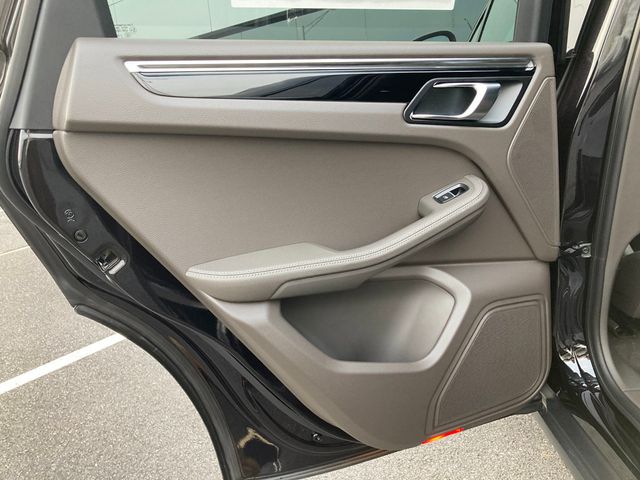 2026 Porsche Macan AWD - 22950023 - 11