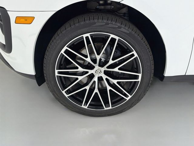 2026 Porsche Macan AWD - 23067568 - 32