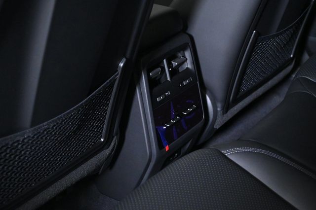 2026 Porsche Macan Electric RWD - 22989644 - 19