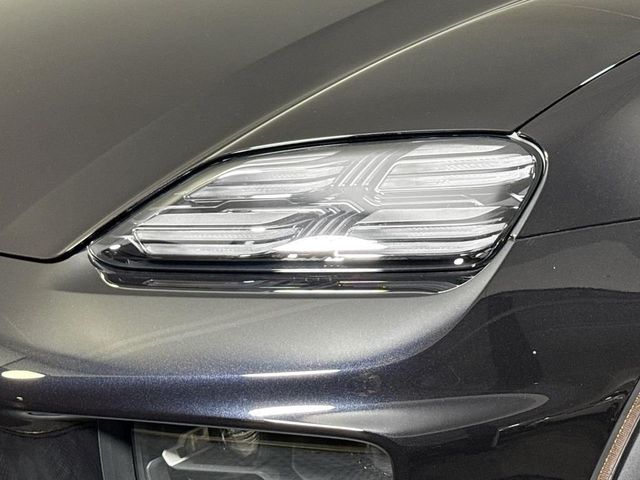 2026 Porsche Macan Electric RWD - 23050617 - 24