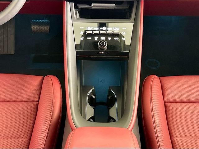 2026 Porsche Macan Electric RWD - 23057428 - 14
