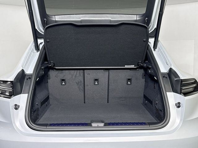 2026 Porsche Macan Electric RWD - 23057428 - 24