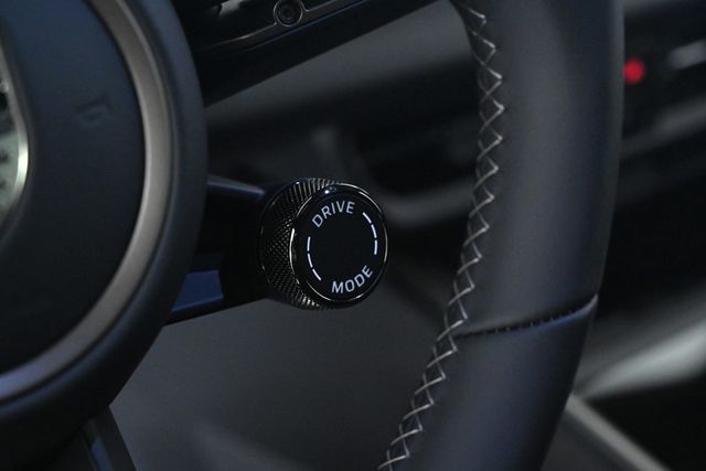 2026 Porsche Macan Electric Turbo AWD - 22990278 - 22