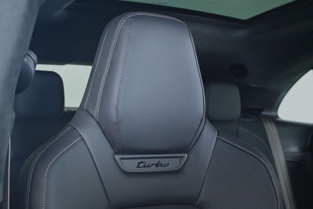 2026 Porsche Macan Electric Turbo AWD - 22990278 - 24