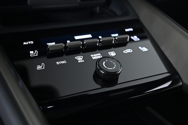 2026 Porsche Macan Electric Turbo AWD - 22990278 - 26