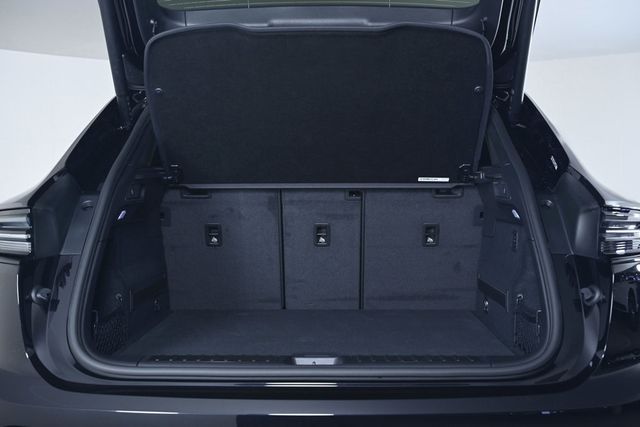 2026 Porsche Macan Electric Turbo AWD - 22990278 - 32