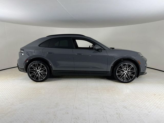 2026 Porsche Macan Electric Turbo AWD - 23058001 - 7