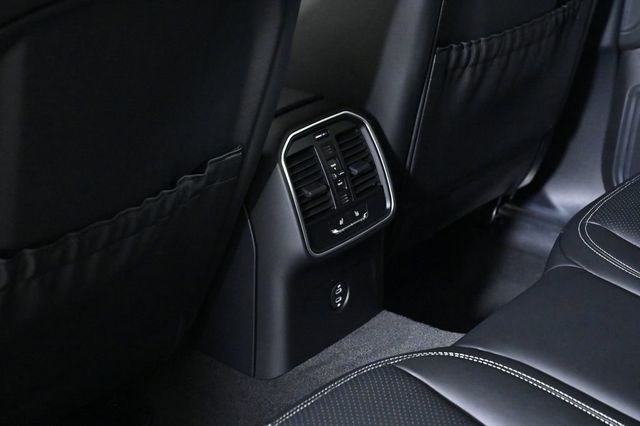 2026 Porsche Macan GTS AWD - 22944993 - 18