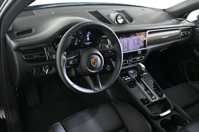 2026 Porsche Macan GTS AWD - 22944993 - 3