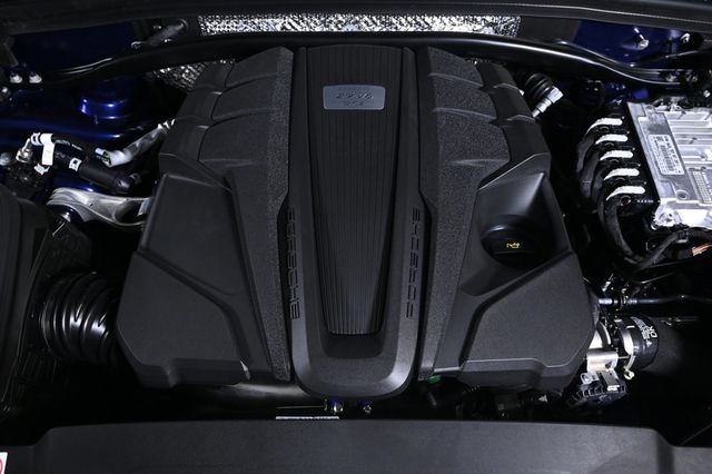 2026 Porsche Macan GTS AWD - 23002825 - 23