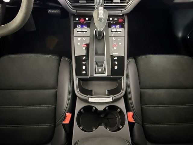 2026 Porsche Macan GTS AWD - 23057445 - 14
