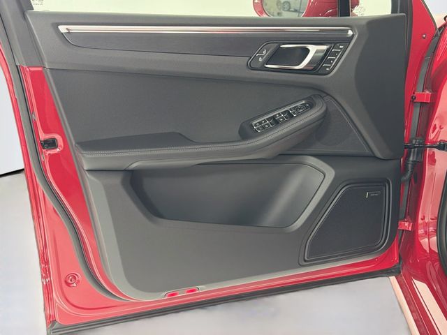 2026 Porsche Macan GTS AWD - 23067577 - 12