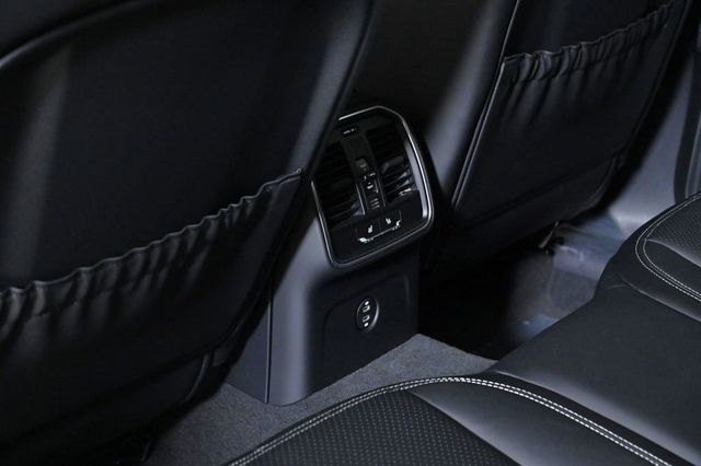 2026 Porsche Macan S AWD - 22944991 - 18