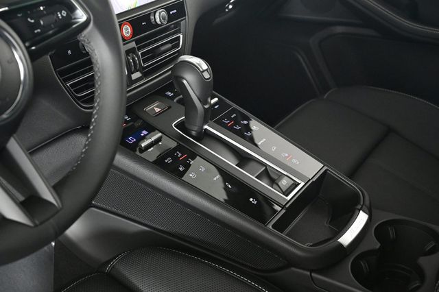 2026 Porsche Macan S AWD - 22955891 - 23