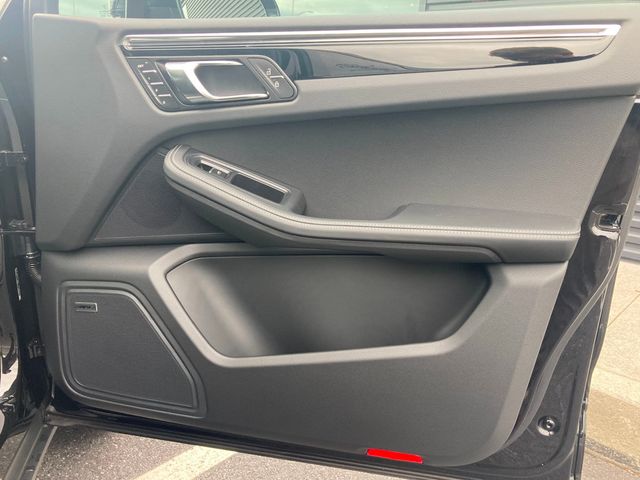 2026 Porsche Macan S AWD - 22931645 - 18