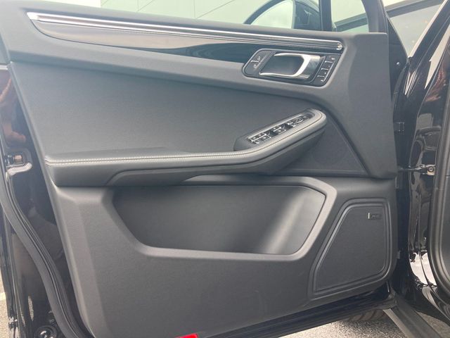 2026 Porsche Macan S AWD - 22931645 - 6