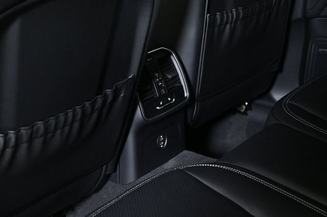 2026 Porsche Macan T AWD - 22944998 - 18