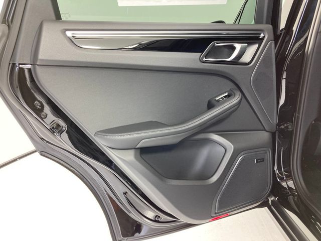 2026 Porsche Macan T AWD - 22952648 - 15