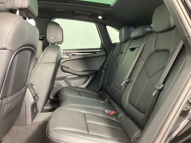 2026 Porsche Macan T AWD - 22952648 - 18