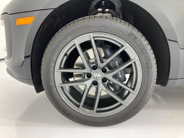 2026 Porsche Macan T AWD - 22952648 - 29