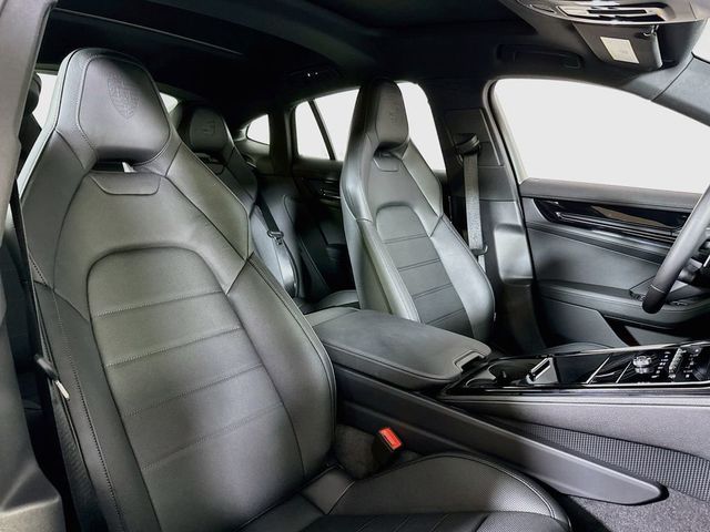 2026 Porsche Panamera 4 E-Hybrid - Photo 16
