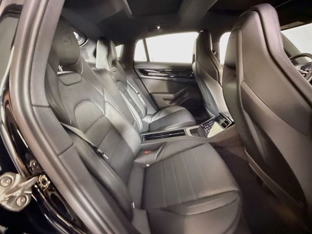 2026 Porsche Panamera 4 E-Hybrid - Photo 17