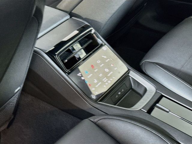 2026 Porsche Panamera 4 E-Hybrid - Photo 19