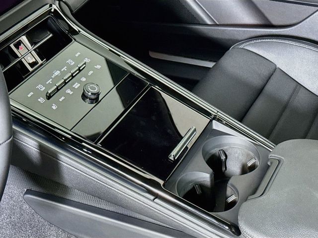 2026 Porsche Panamera 4 E-Hybrid - Photo 20