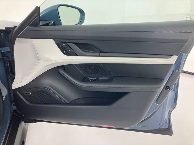 2026 Porsche Taycan GTS AWD - 22969005 - 19