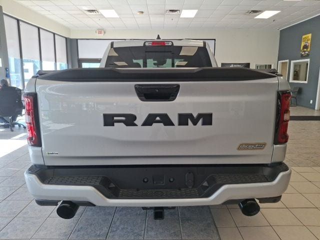 2026 Ram 1500 BIG HORN CREW CAB 4X4 5'7 BOX - 23077196 - 4