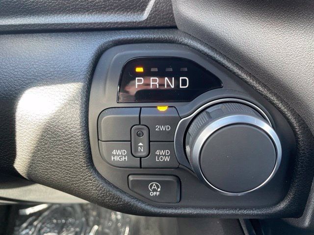 2026 Ram 1500 EXPRESS CREW CAB 4X4 5'7 BOX - 23077531 - 16