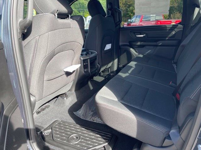 2026 Ram 1500 EXPRESS CREW CAB 4X4 5'7 BOX - 23077531 - 18