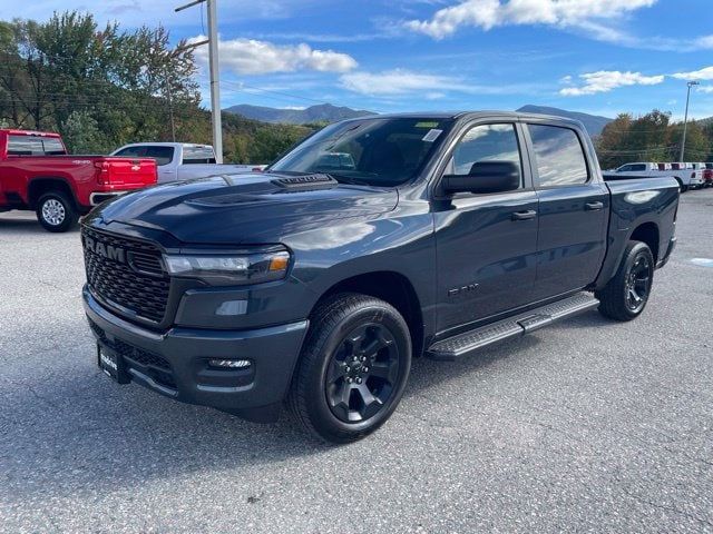 2026 Ram 1500 EXPRESS CREW CAB 4X4 5'7 BOX - 23077531 - 2